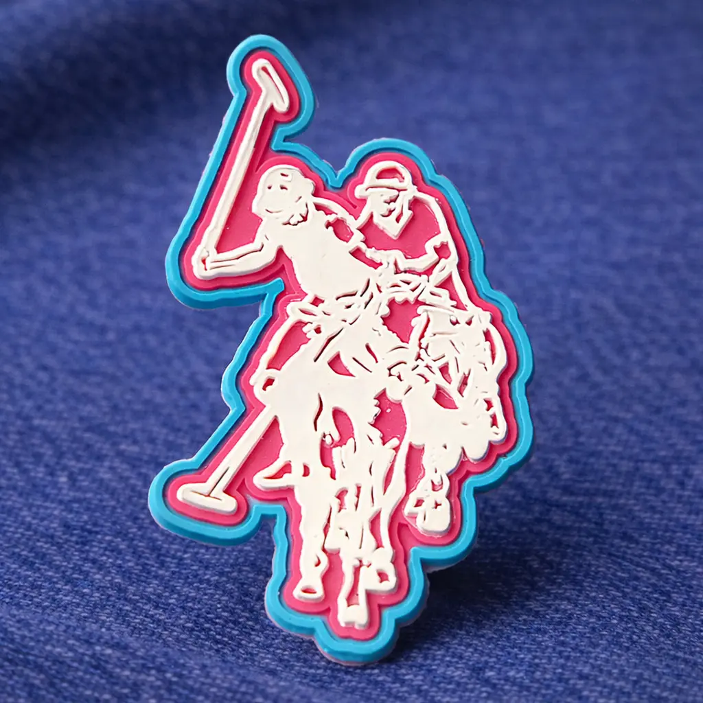 RL-3376 premium rubber label for garment branding